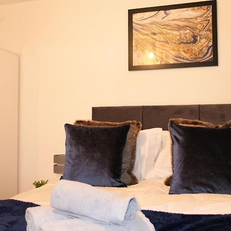 Livestay-Modern Apartment Minutes Away From Heathrow Слау Екстериор снимка