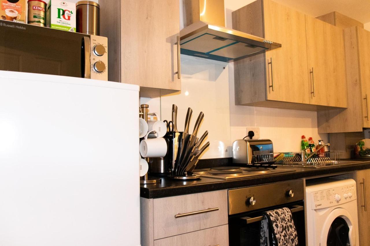 Livestay-Modern Apartment Minutes Away From Heathrow Слау Екстериор снимка