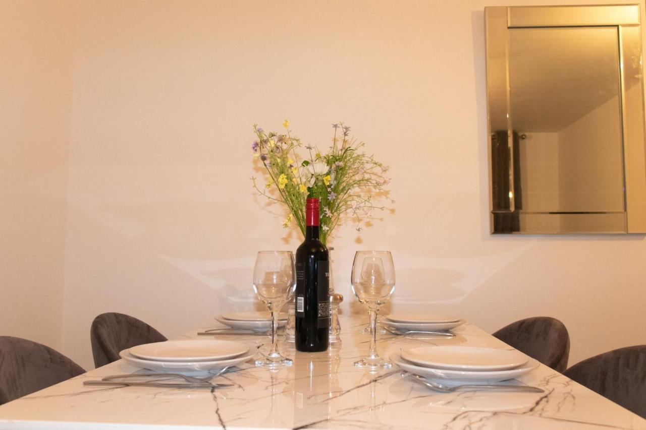 Livestay-Modern Apartment Minutes Away From Heathrow Слау Екстериор снимка