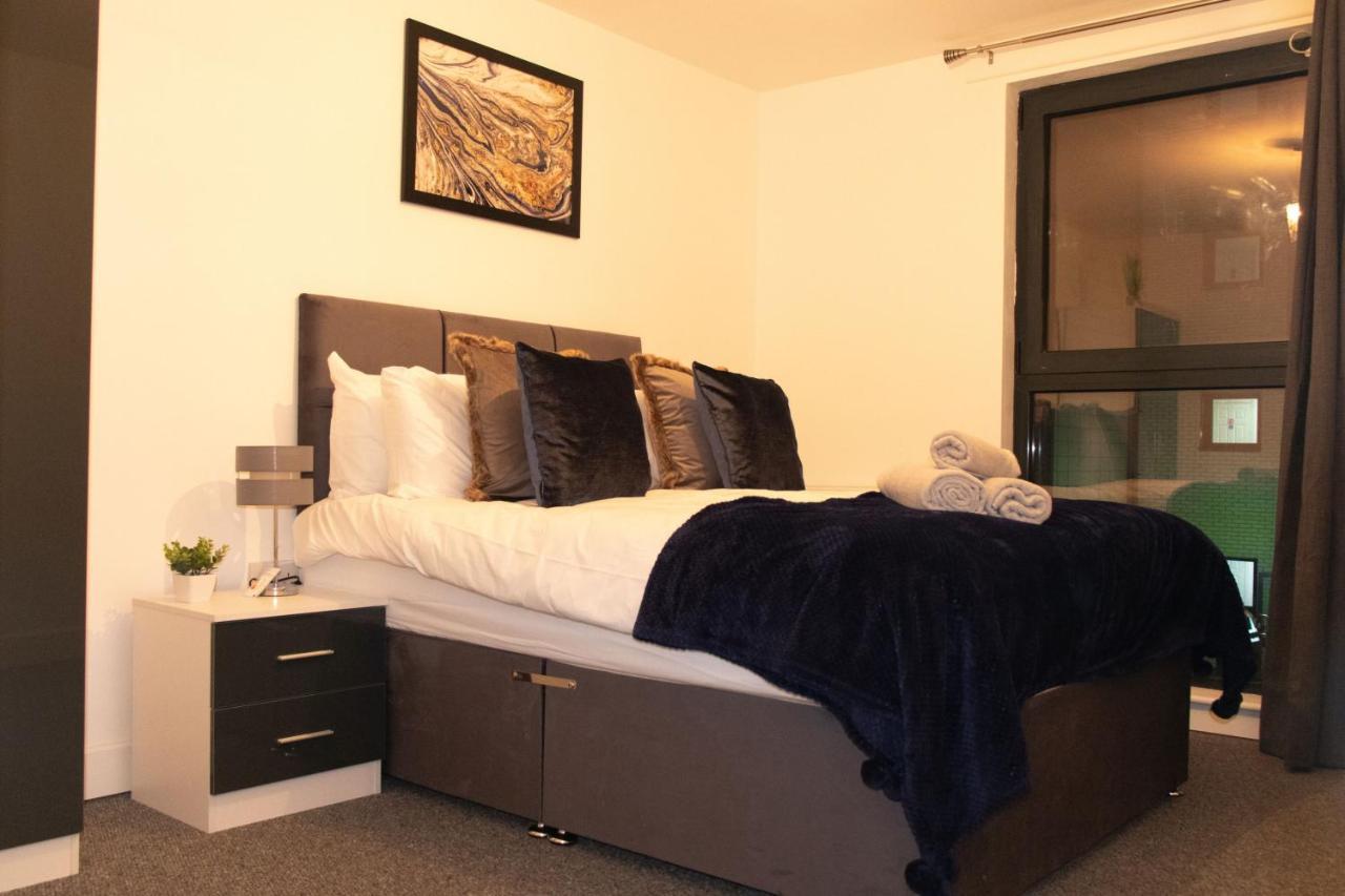 Livestay-Modern Apartment Minutes Away From Heathrow Слау Екстериор снимка