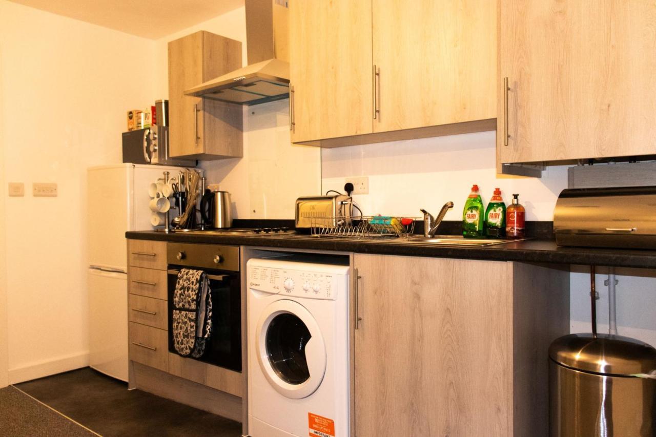 Livestay-Modern Apartment Minutes Away From Heathrow Слау Екстериор снимка